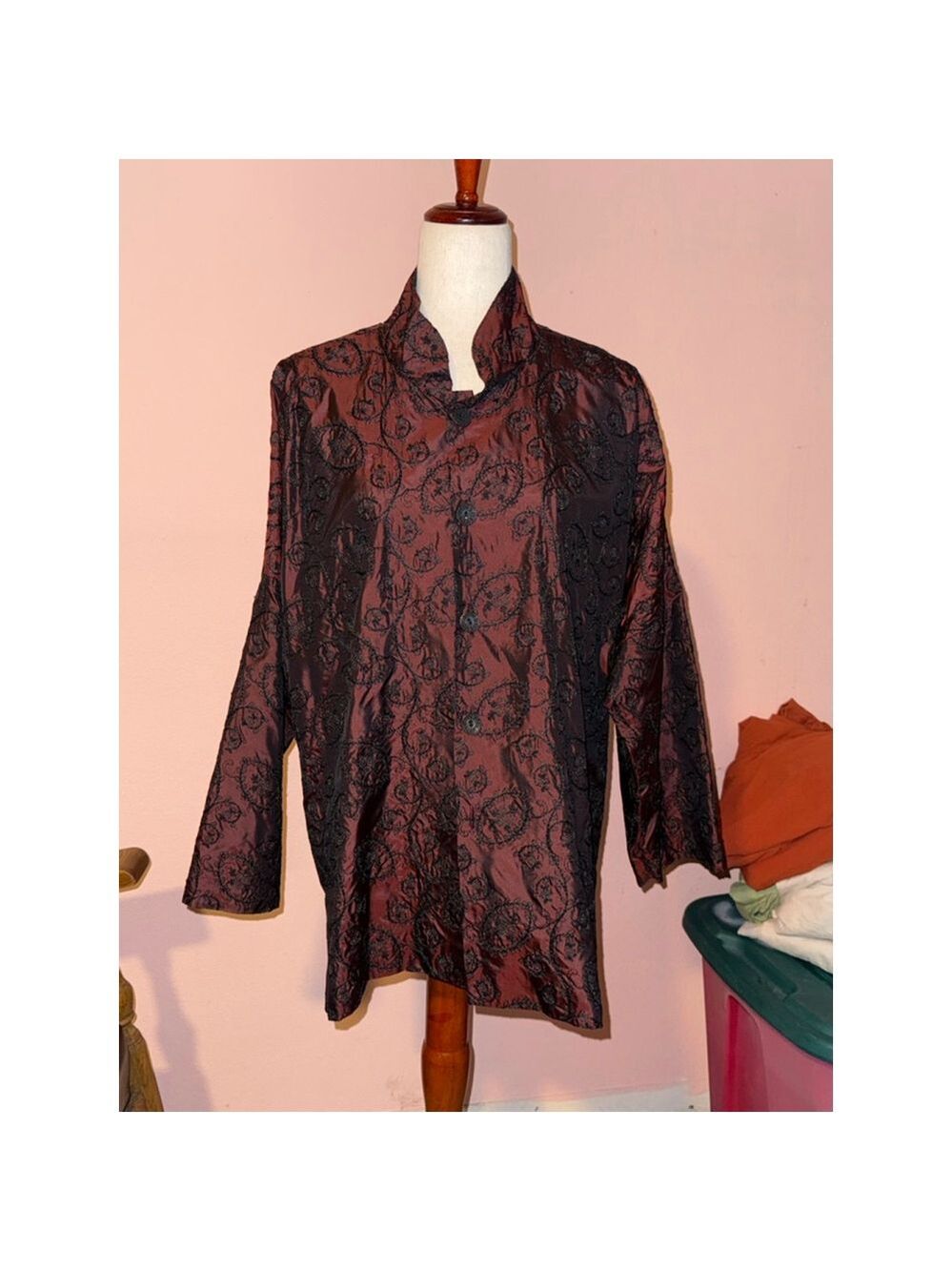 Vintage Eskandar Metallic Embroidered Jacket
England Size 0 Neiman Markus rare